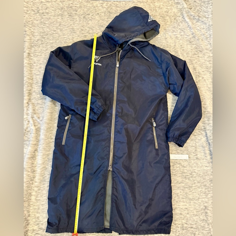 VATHLETICA swim parka size L refurbished. Great condition. Navy blue.